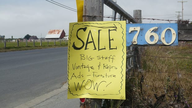 garage-sale-sign