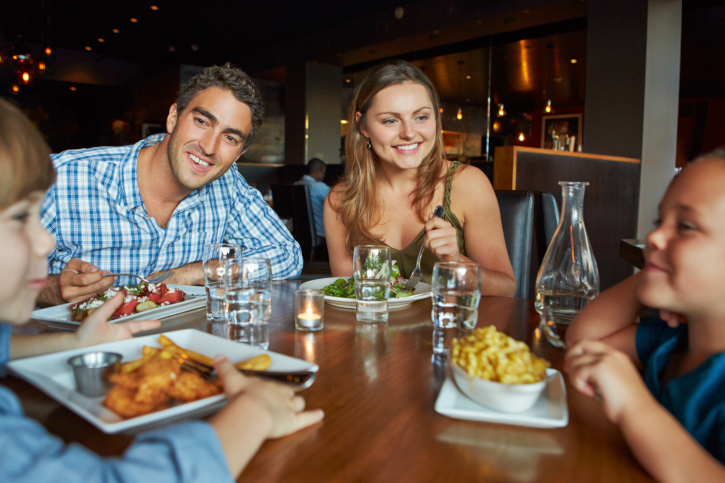 There are many places in Orlando where kids eat for free!