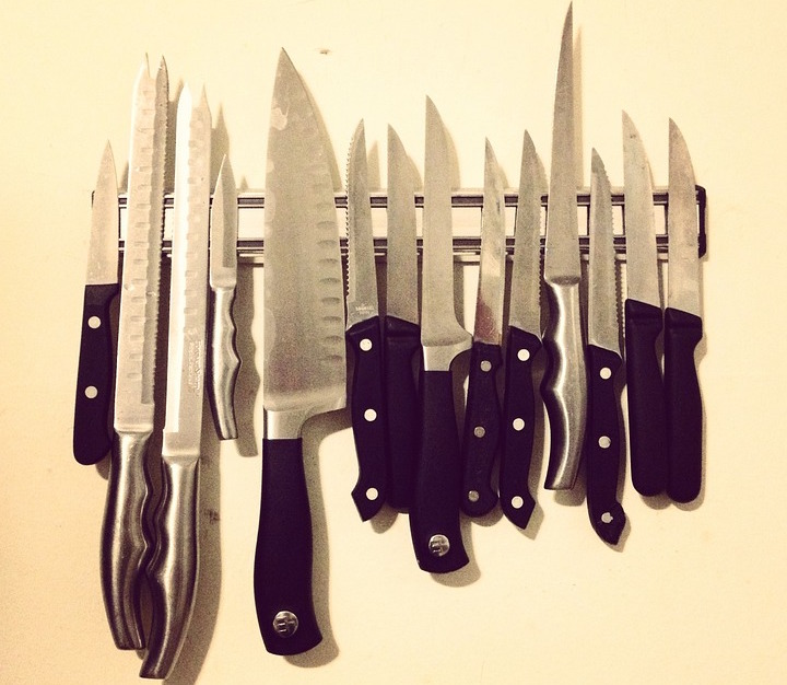 knives