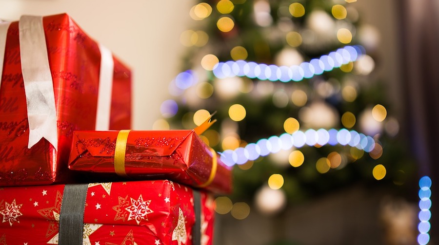 The Crazy Way This Man Saved $2,000 on Holiday Shopping