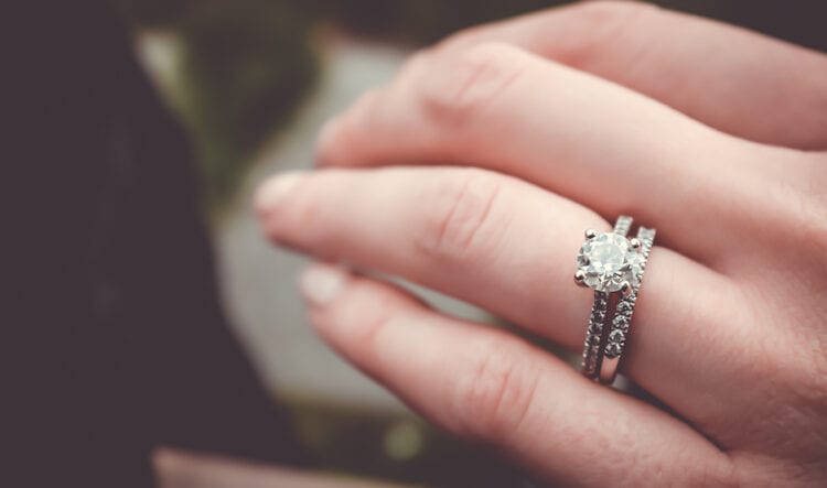 7 Essential Tips for Buying Diamond Jewelry