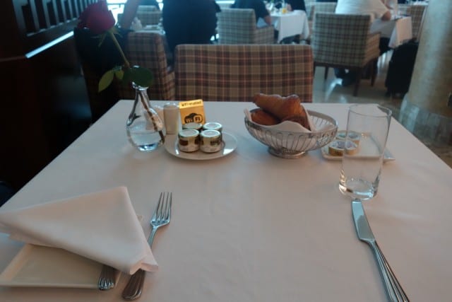 table setting 