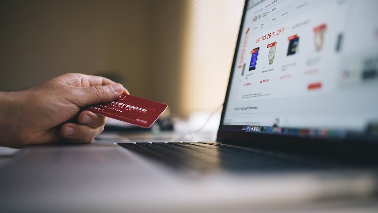 Avoid Making These Common Credit Card Mistakes During the Holidays