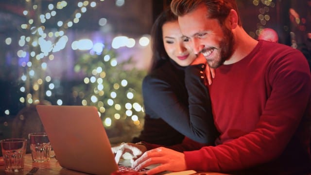 Tips for Safe Online Shopping During The Holidays