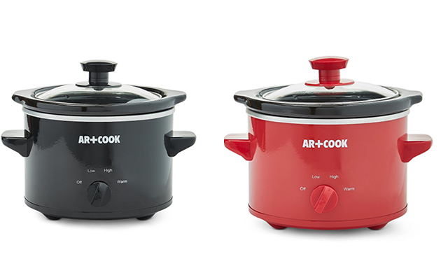 art and cook slow cooker in black and red