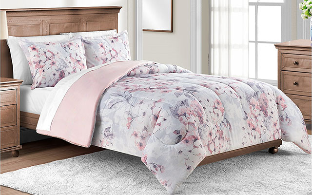 three piece bedding set